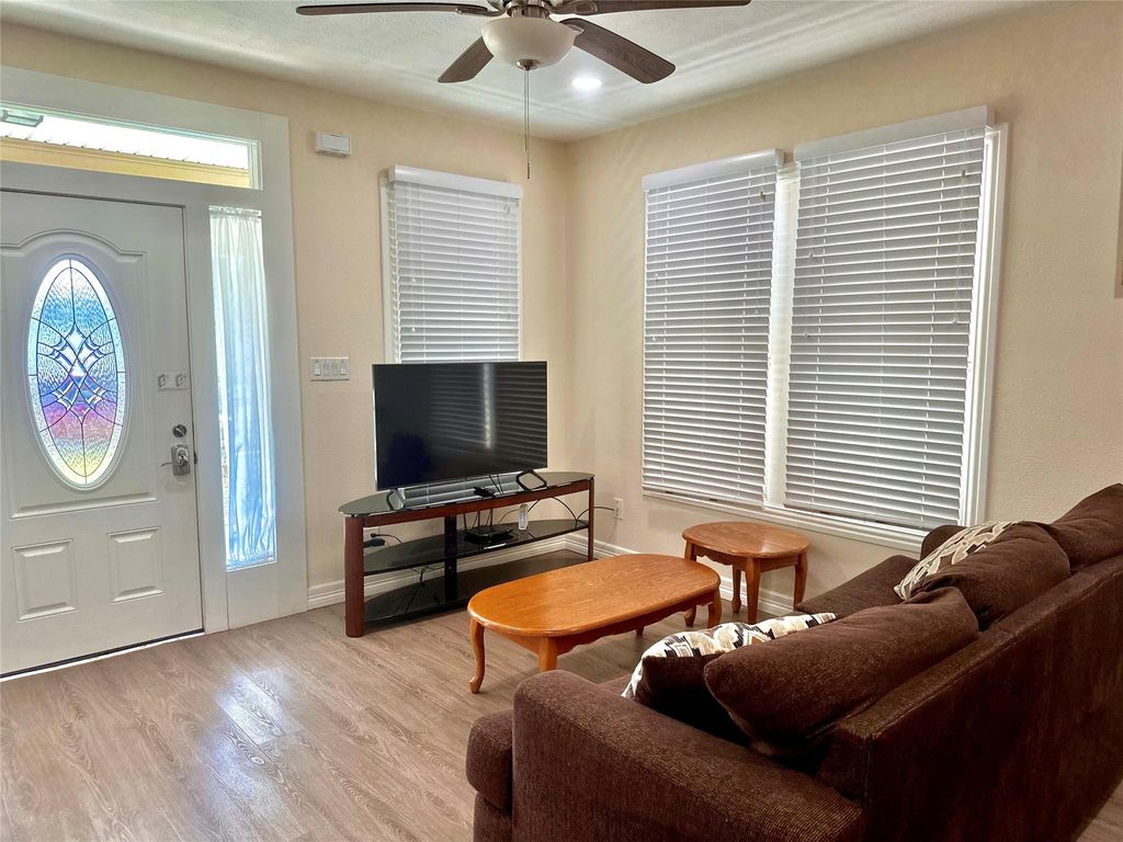 Photo of 4202 Avenue T 1/2, Galveston, TX 77550 (MLS # 31309531)