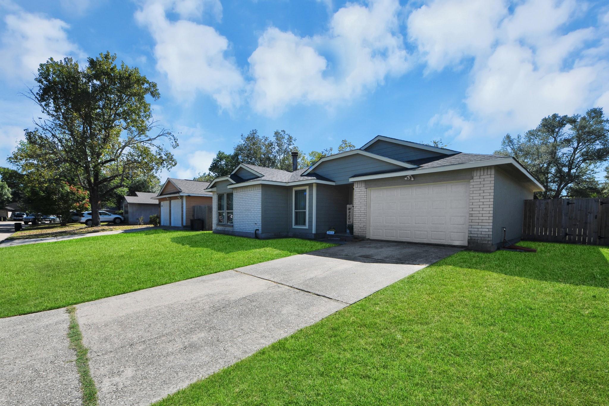 7910 Bluejay Twin Circle
