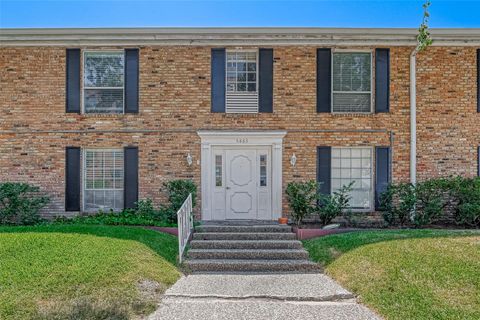 Photo of 5863 Inwood Drive #3, Houston, TX 77057 (MLS # 33135446)