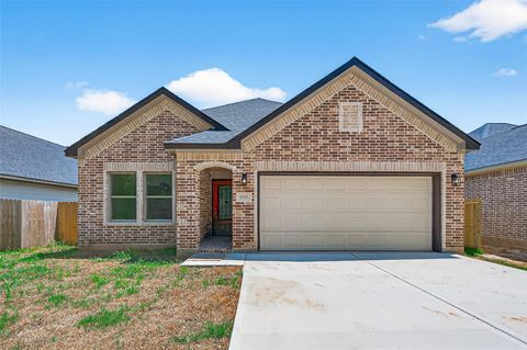 Photo of 1105 Lyle W Avenue, Cleveland, TX 77327 (MLS # 71195728)