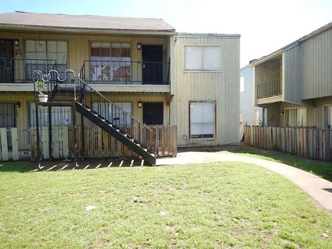Condo For Sale - 5625 Antoine Drive #1211<br/> Houston, TX 77091
