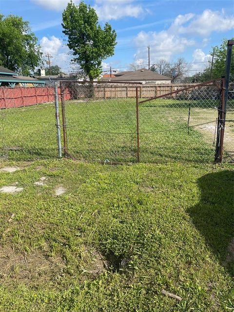 Photo of 7005 Bonham Street, Houston, TX 77020 (MLS # 56263592)