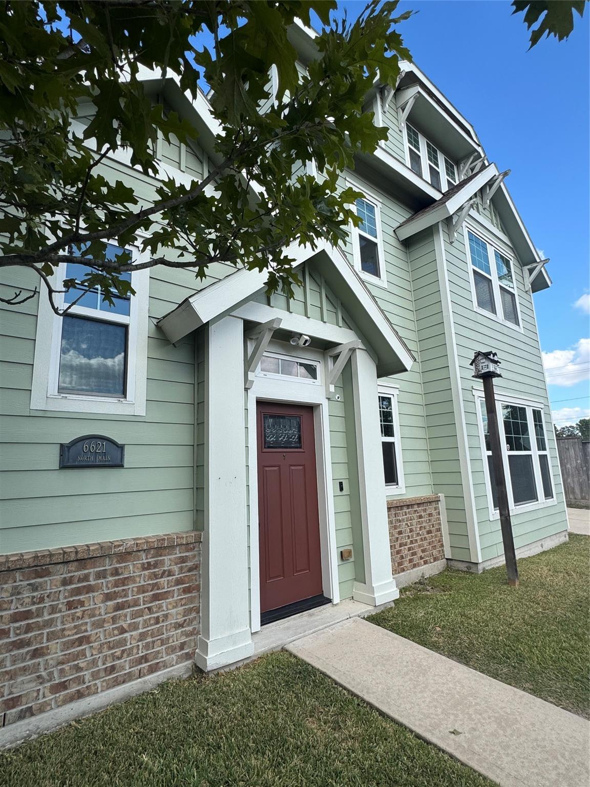 6621 N Main St, Houston, TX, 77009