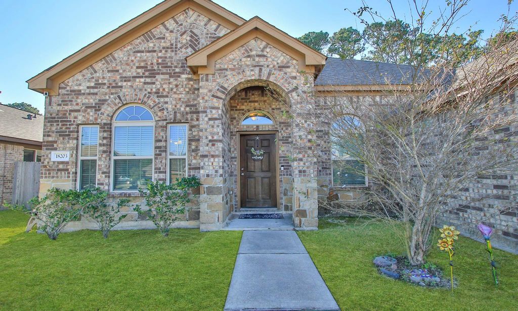 Photo of 18203 Willow Edge Drive, Tomball, TX 77375 (MLS # 43670618)