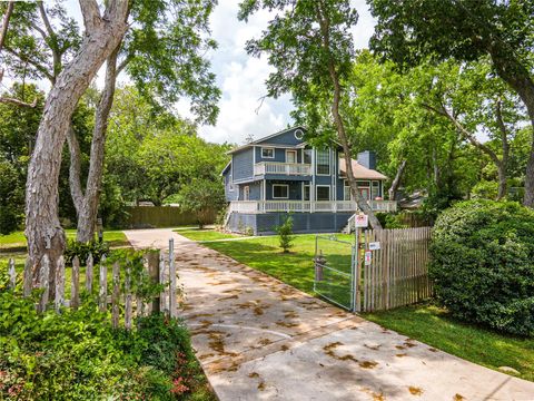 Homes For Sale - 3726 Bayshore Drive<br/> Bacliff, TX 77518