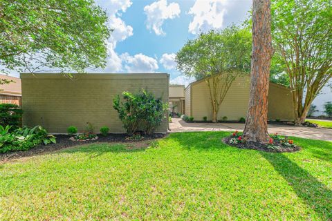 Photo of 10727 Villa Lea Lane, Houston, TX 77071 (MLS # 35957247)