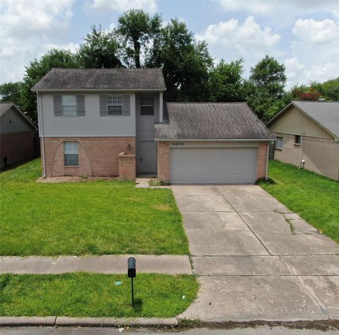 Homes For Sale - 16810 Limeshade Lane<br/> Sugar Land, TX 77498