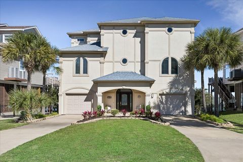 Photo of 1554 Windsong Way, Tiki Island, TX 77554 (MLS # 18287882)
