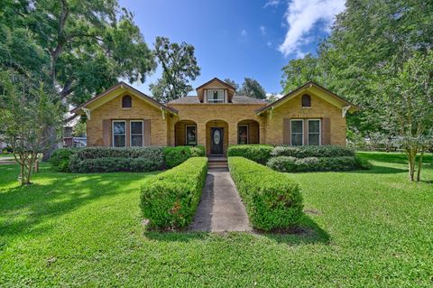Photo of 3348 W Ueckert Rd, Bellville, TX 77418 (MLS # 45362064)