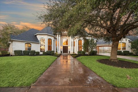 Photo of 7843 Lakebrook Drive, Missouri City, TX 77459 (MLS # 61351390)