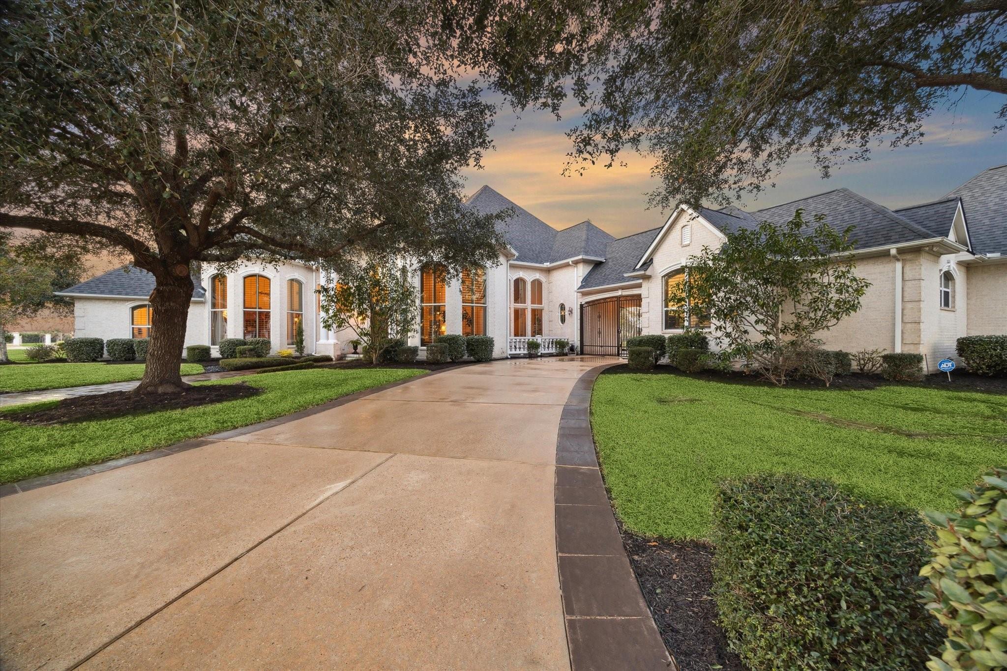 7843 Lakebrook Drive