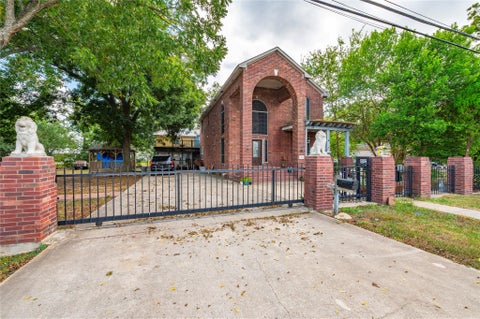 Photo of 12422 Almeda Genoa Road, Houston, TX 77034 (MLS # 40211033)