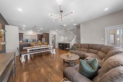 Photo of 959 W 17th Street, Houston, TX 77008 (MLS # 65567352)