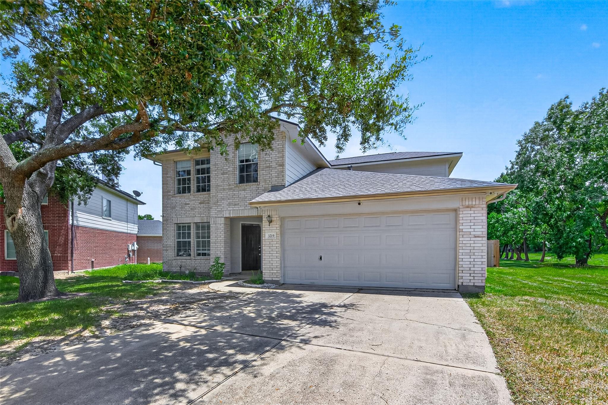 3219 Watercliff Court
