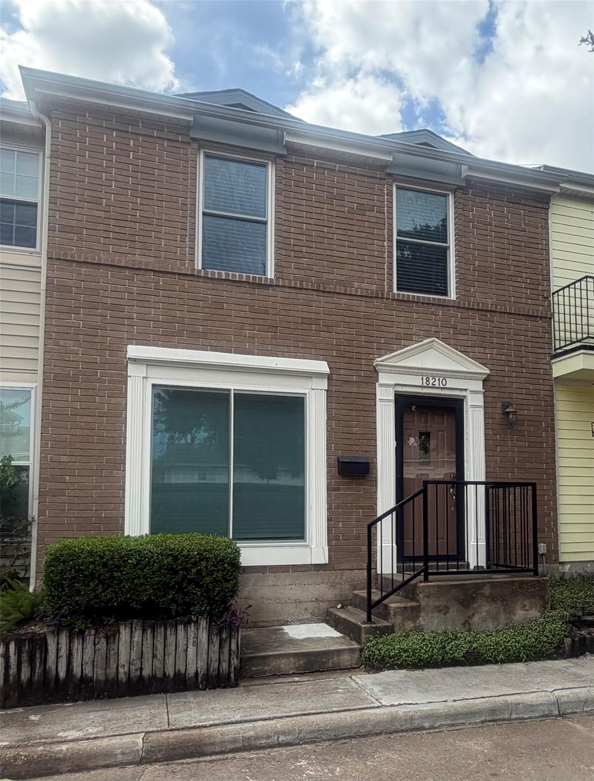 18210 Heritage Lane 8210