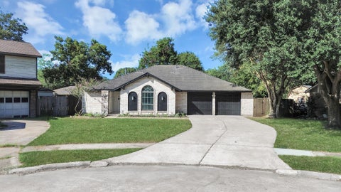 Photo of 5018 Groveton Lane, Pearland, TX 77584 (MLS # 57071760)