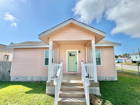 Photo of 5127 Avenue L #A, Galveston, TX 77551 (MLS # 98681010)