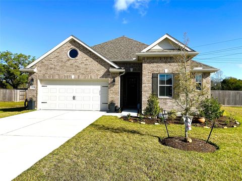 Homes For Sale - 15330 Water Oak Way<br/> Santa Fe, TX 77517