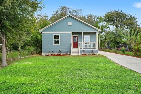 2308 12th Avenue N Texas City TX 77590