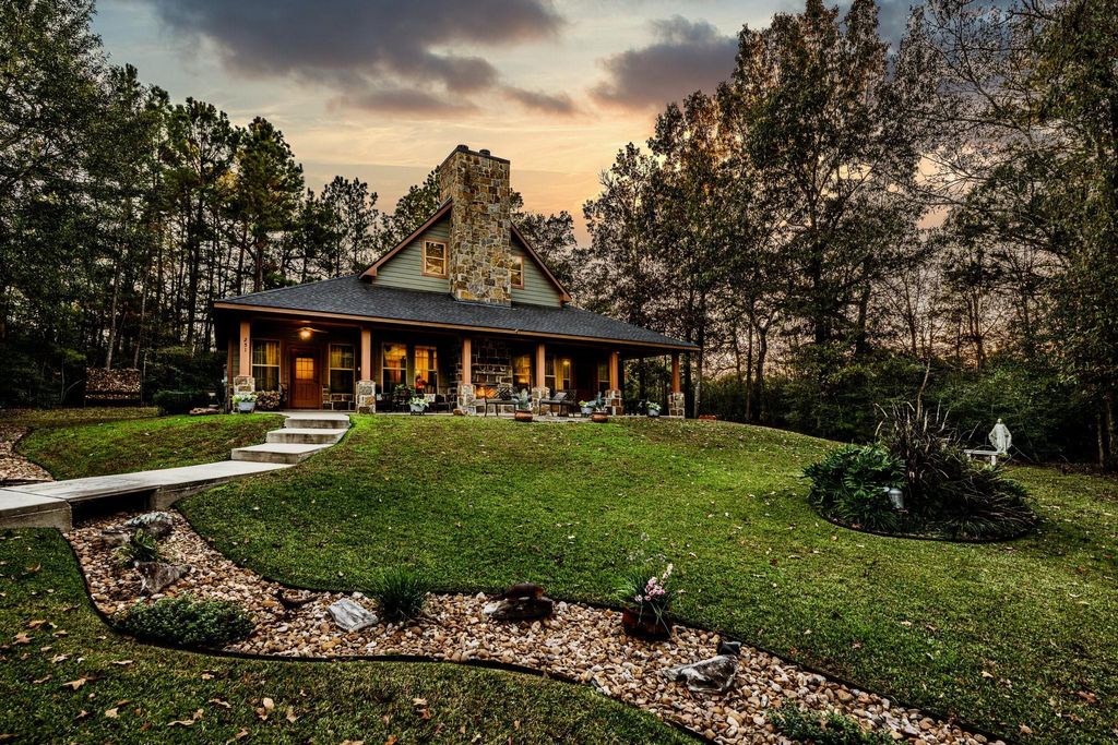 Photo of 251 Deep Forest Drive, Trinity, TX 75862 (MLS # 34025299)