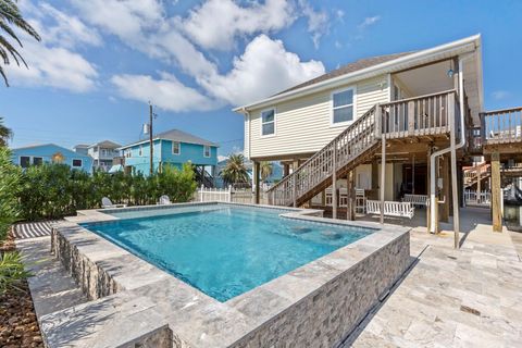 Photo of 16715 Montego Way, Jamaica Beach, TX 77554 (MLS # 6488691)