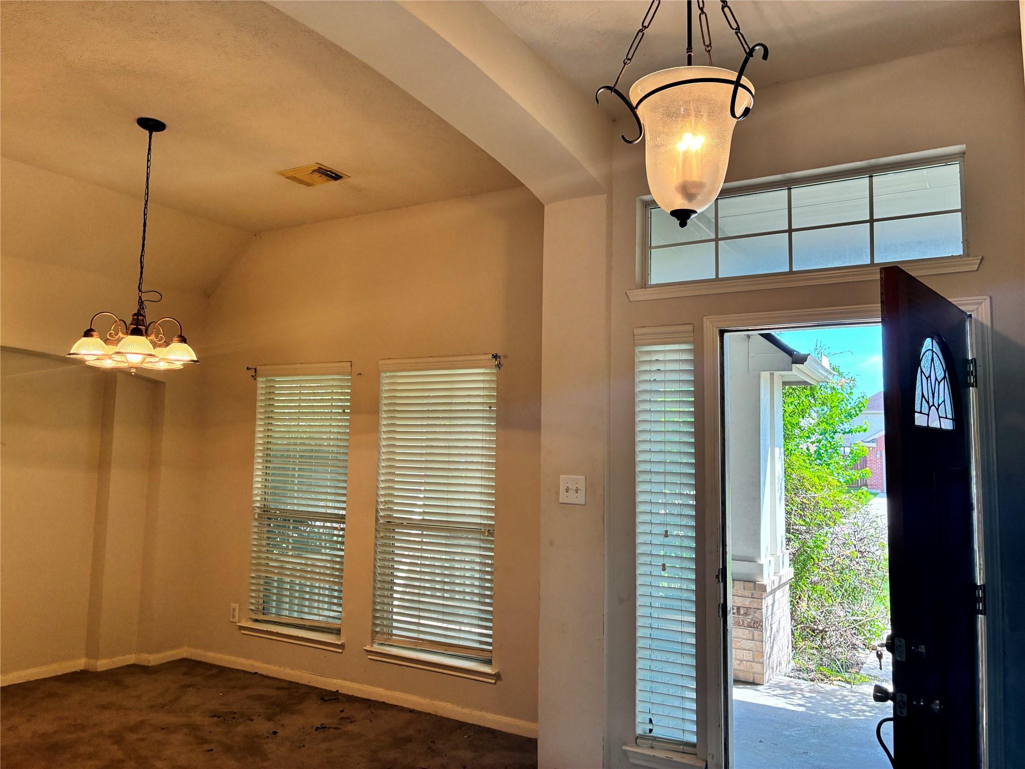 15127 Mountain Heights Drive