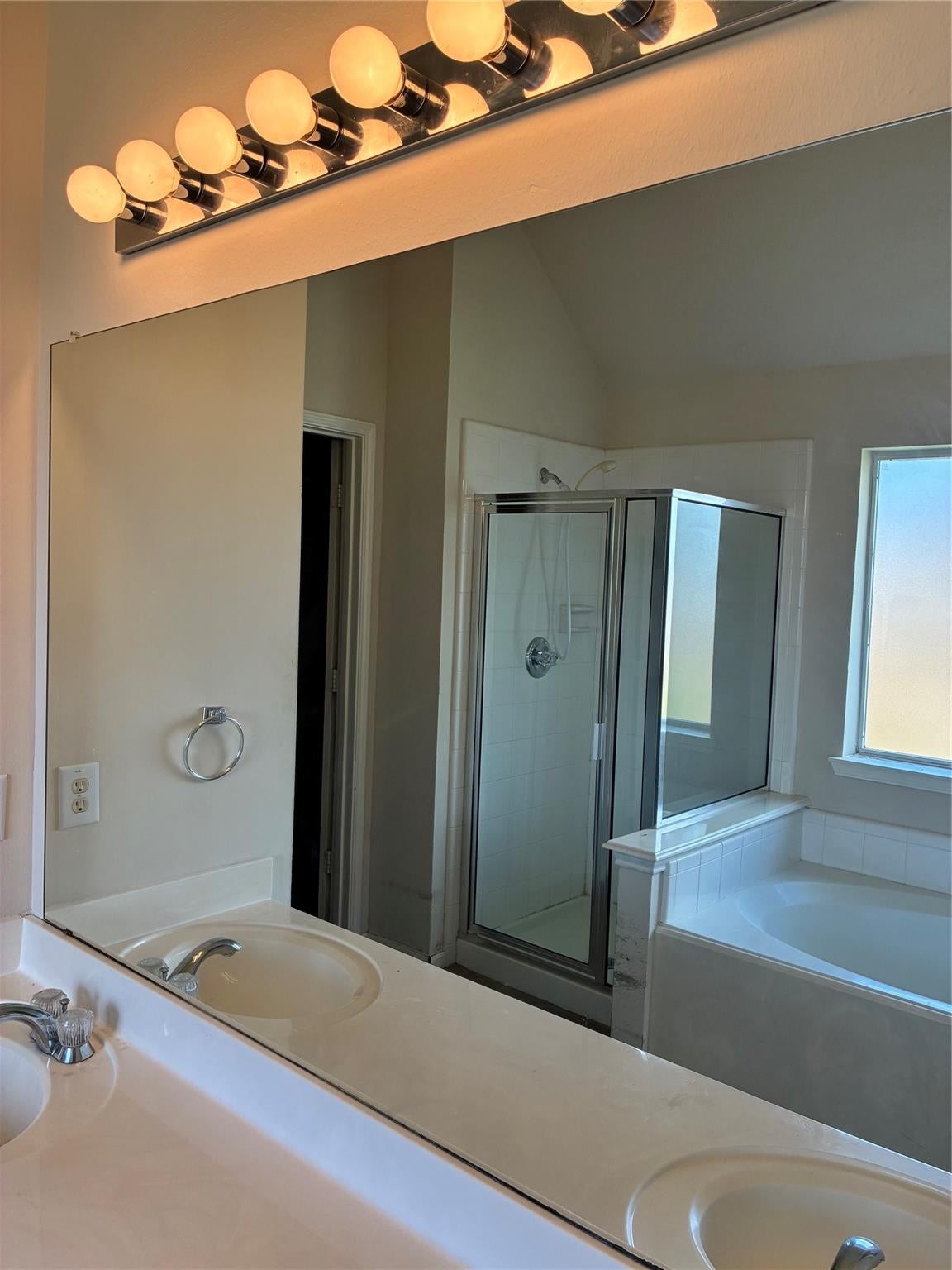 15127 Mountain Heights Drive