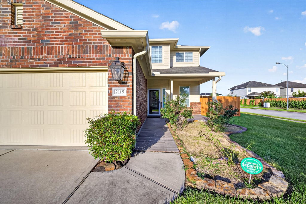 Photo of 2115 Weathersfield Trace Circle, Houston, TX 77014 (MLS # 80829535)