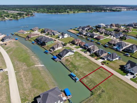 Photo of 12590 St Louis Court, Willis, TX 77318 (MLS # 98335866)