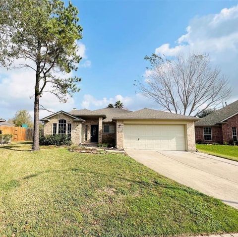 Photo of 10005 W Chestnut Creek Way W, Pearland, TX 77584 (MLS # 65332614)