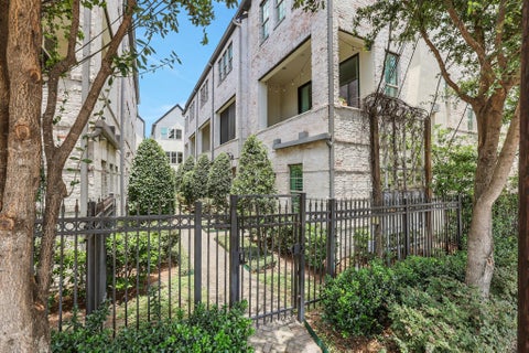 Photo of 4045 Leeland Street, Houston, TX 77023 (MLS # 20171739)