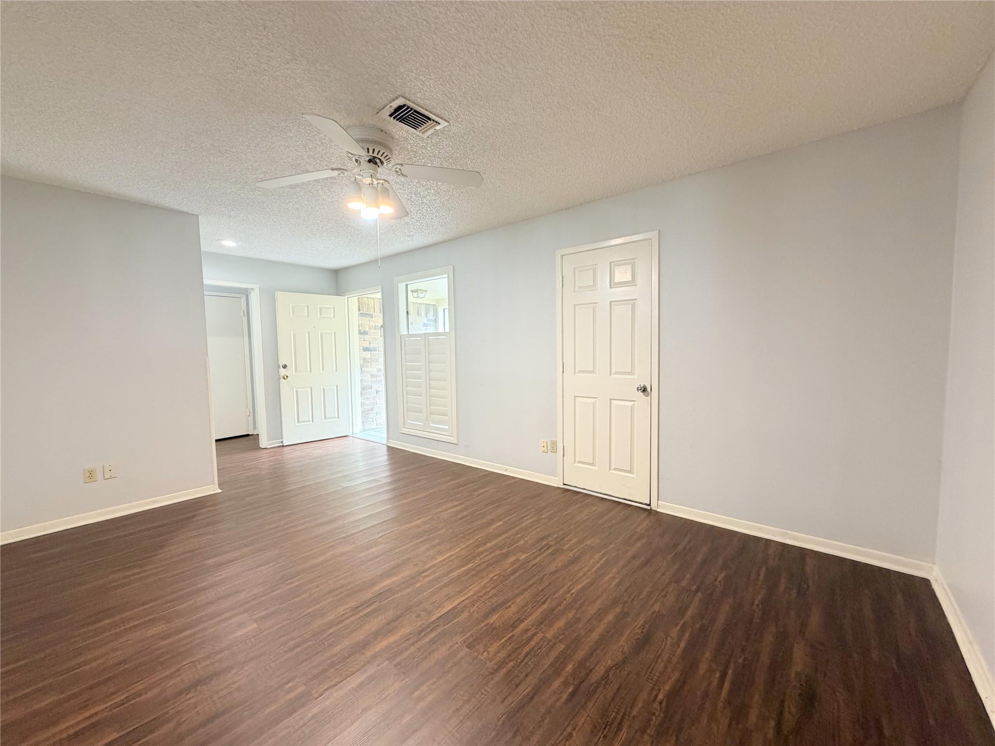 2535 Planters Row
