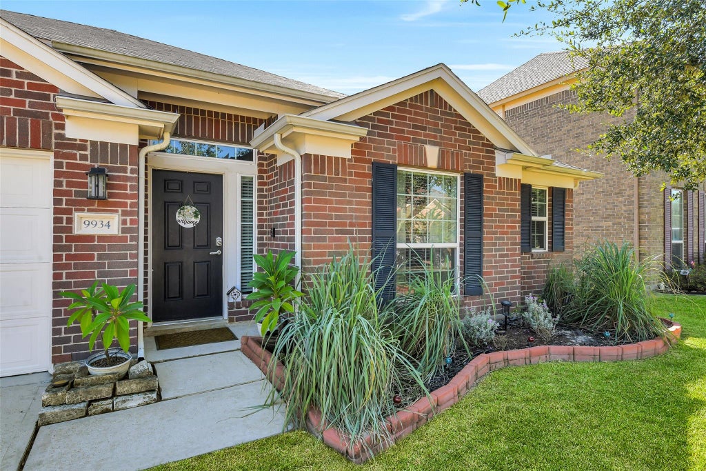Photo of 9934 Knob Hollow Way, Conroe, TX 77385 (MLS # 39894412)