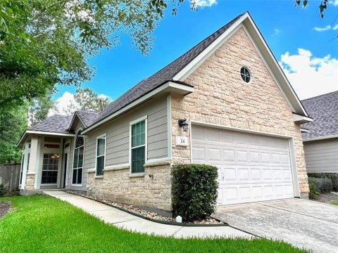 Photo of 24 W Greenhill Terrace Place, The Woodlands, TX 77382 (MLS # 45500623)