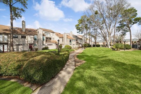 Photo of 1077 Country Place Drive #1077, Houston, TX 77079 (MLS # 9607680)