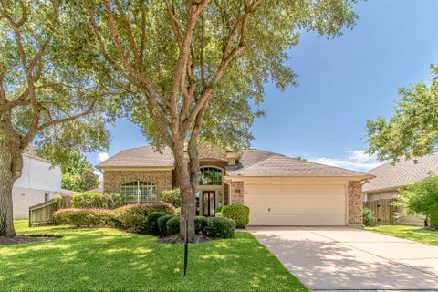 Photo of 2123 Hill Canyon Court, Sugar Land, TX 77479 (MLS # 27388576)