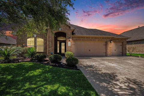 Homes For Sale - 907 Fairway Drive<br/> Harris County, La Porte, TX 77571