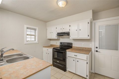 Photo of 1602 N Avenue N Ave, Freeport, TX 77541 (MLS # 52809491)