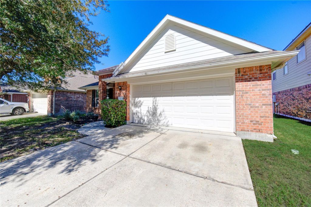 Photo of 26940 Carriage Manor Lane, Kingwood, TX 77339 (MLS # 44323846)