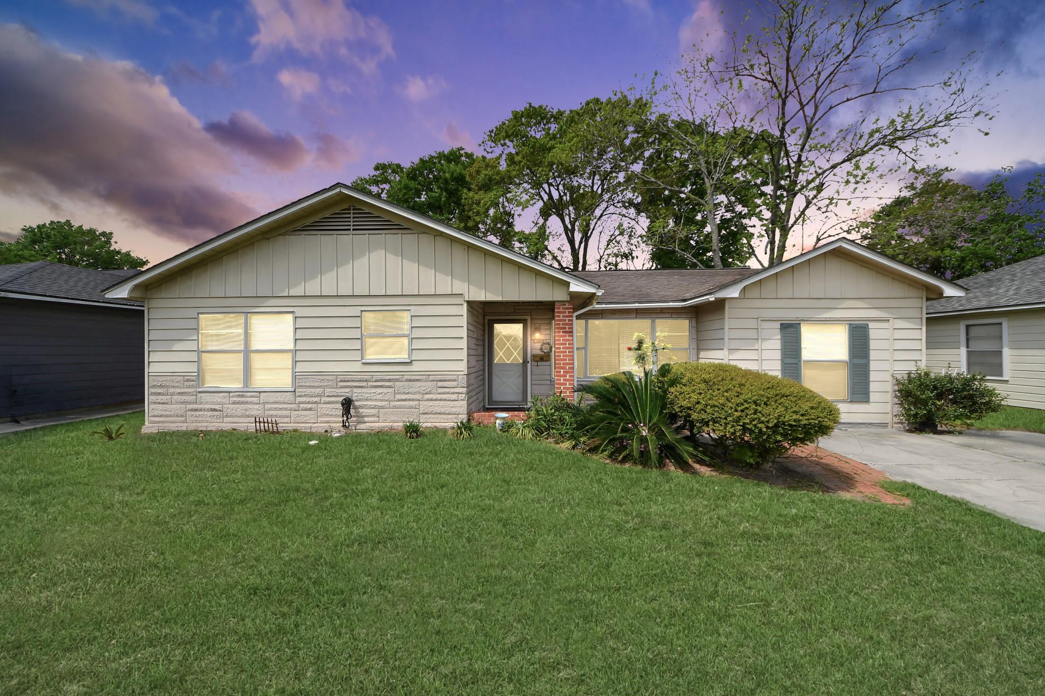 1806 San Jacinto Drive