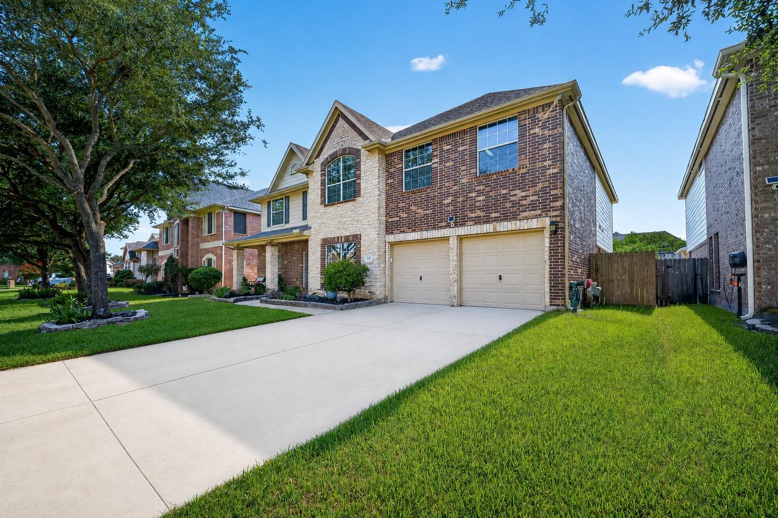 2221 Tracy Way