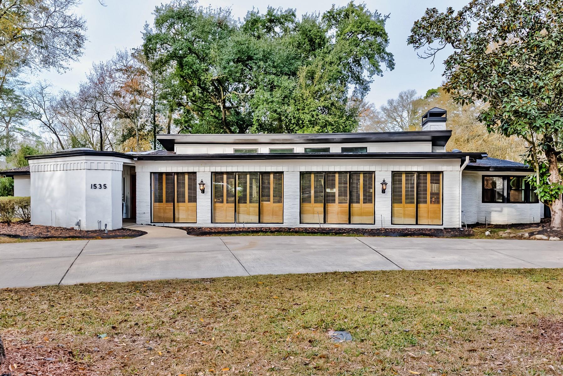 1535 Thomas Road