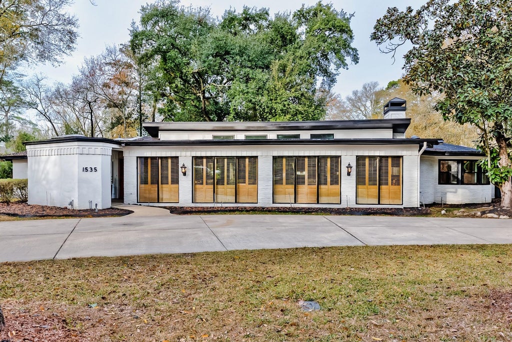 Photo of 1535 Thomas Road, Beaumont, TX 77706 (MLS # 40637462)
