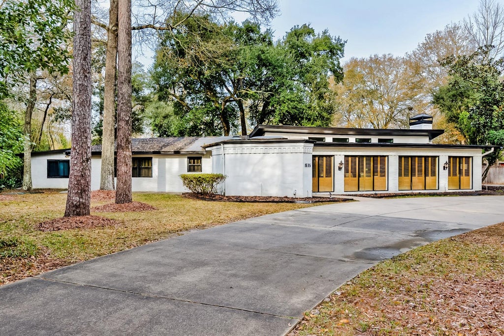 Photo of 1535 Thomas Road, Beaumont, TX 77706 (MLS # 40637462)