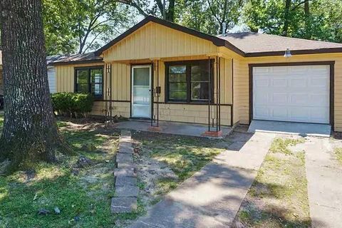 Photo of 4425 Harding Drive, Beaumont, TX 77703 (MLS # 17661731)