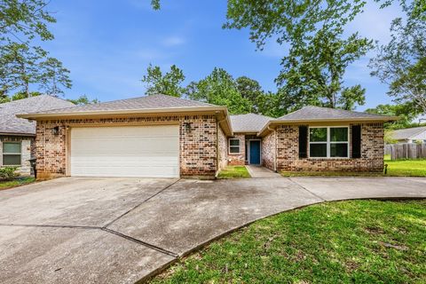Photo of 310 Augusta Drive, Huntsville, TX 77340 (MLS # 33507184)
