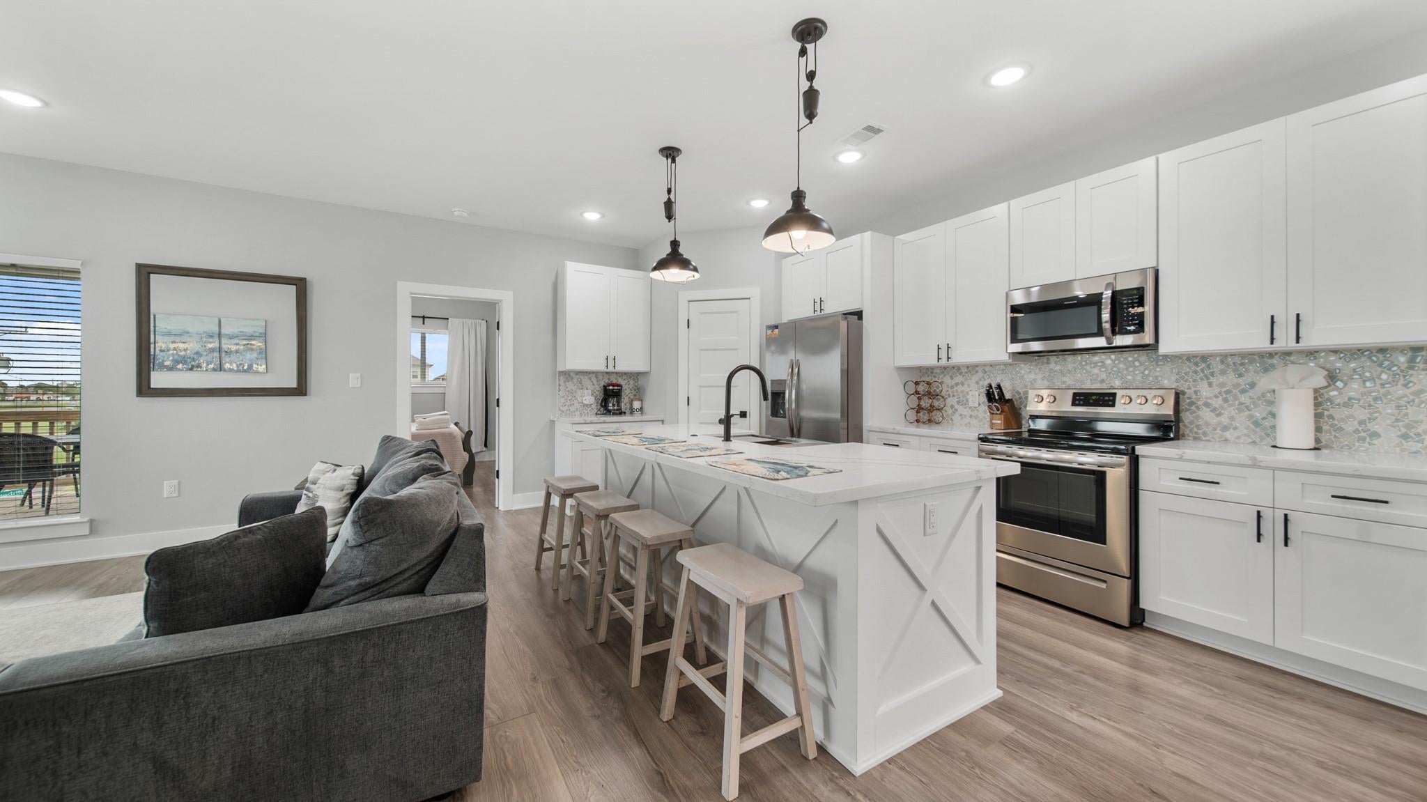 991 Seadrift Drive