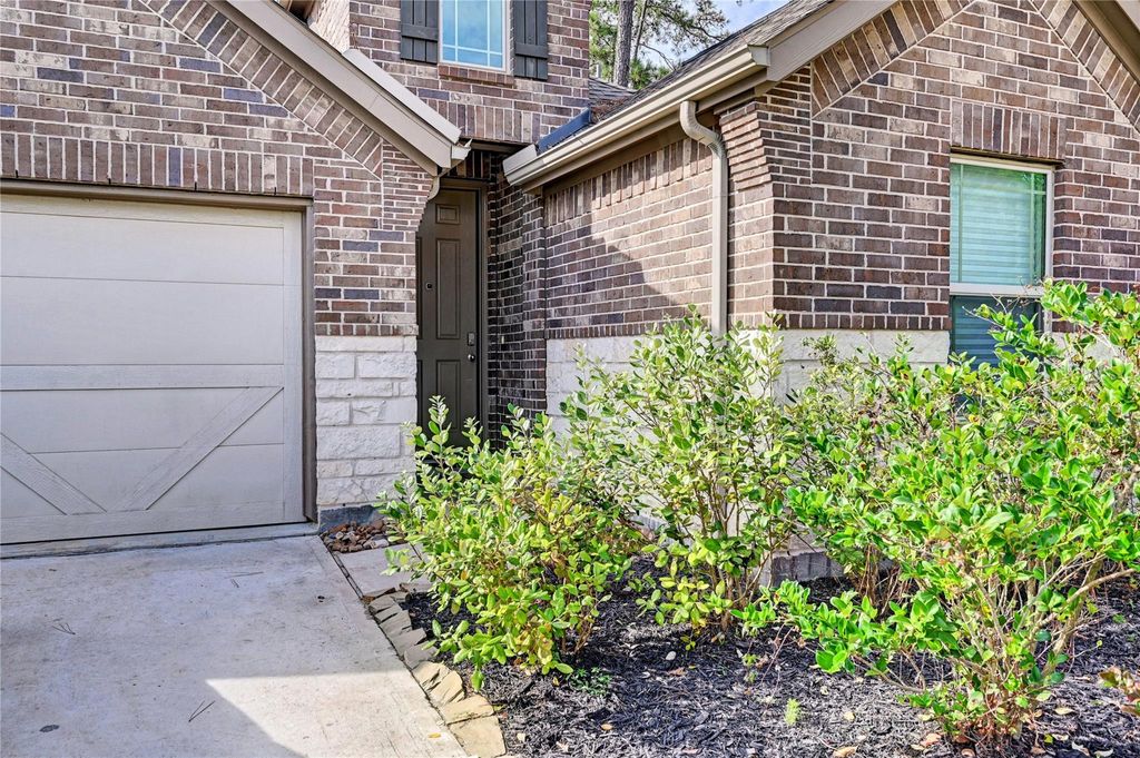Photo of 865 Spruce Pine Drive, Conroe, TX 77318 (MLS # 81580637)