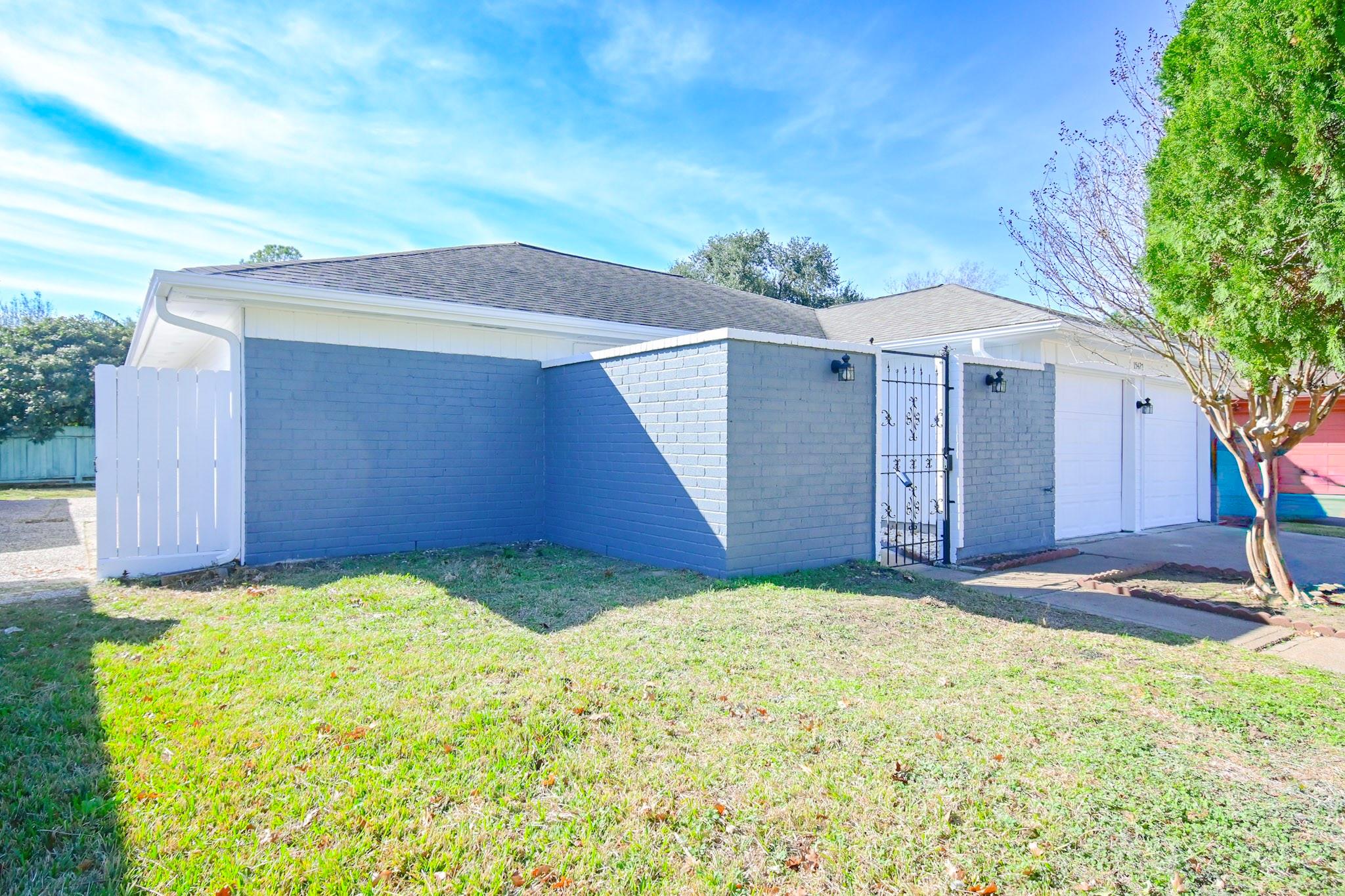 15427 Evergreen Place Drive