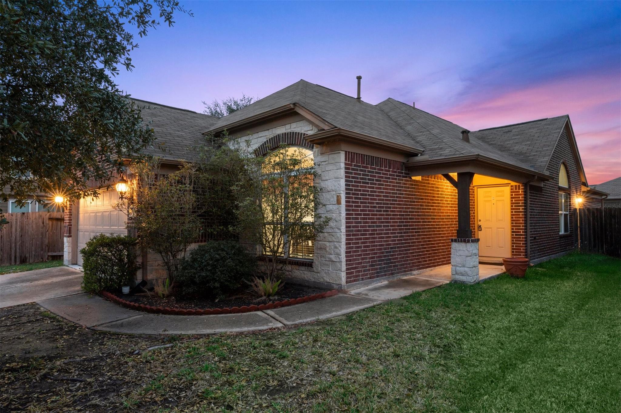 2615 Magnolia Fair Way